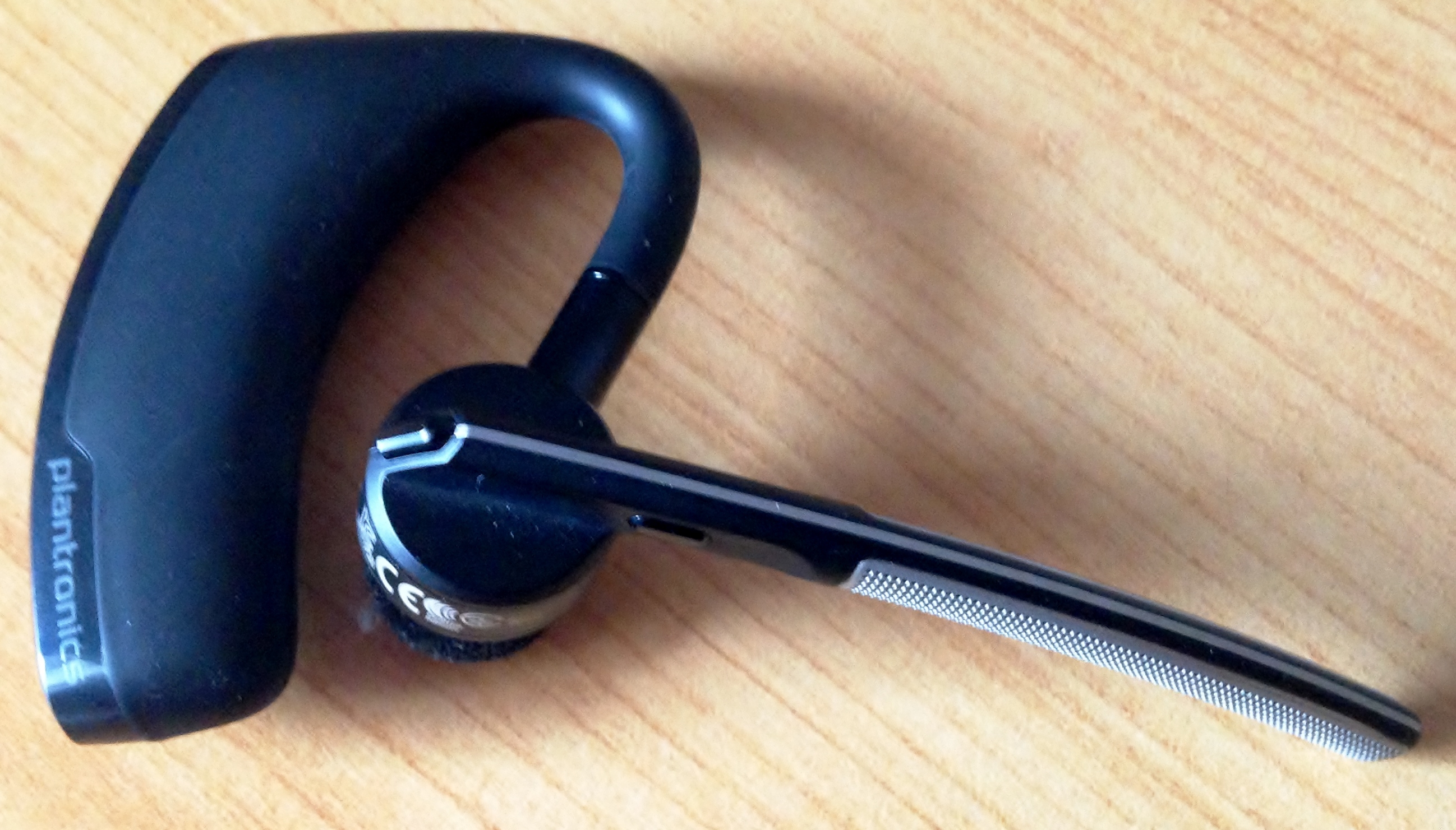 Plantronics_Voyager_Legend Magtel Systems Dubai Solution